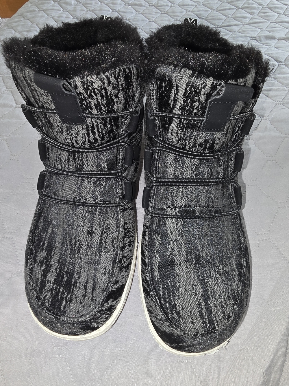 Hey Dudes New Look Black Faux Fur Boots Size US 5 No Box